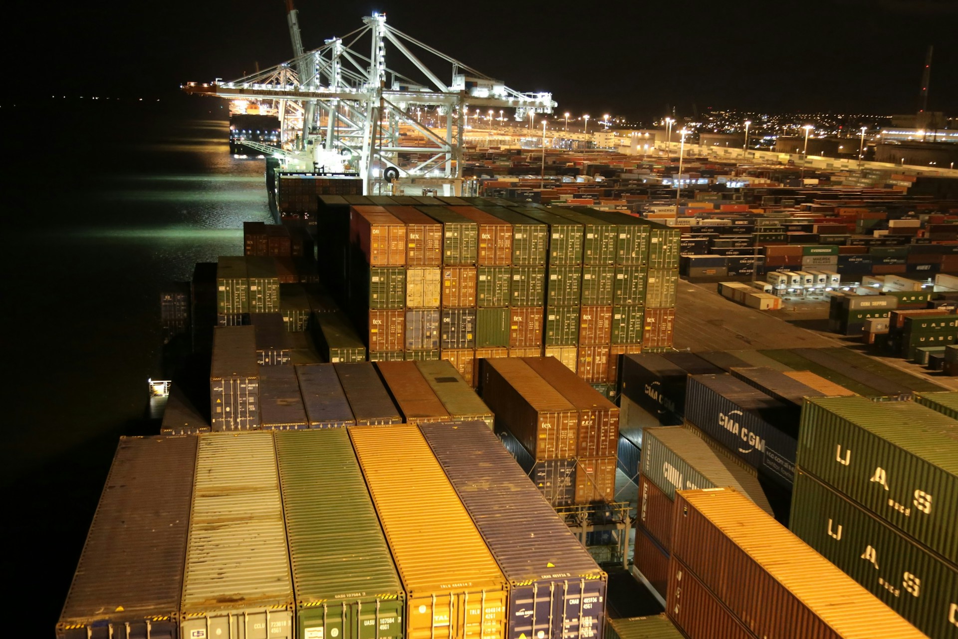 Camion logistique